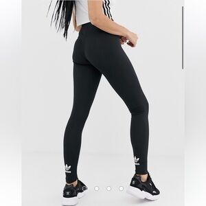 adidas Originals adicolor trefoil
leggings in black